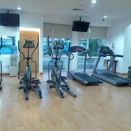 Апартаменты Fx Sudirman 28 Джакарта Экстерьер фото