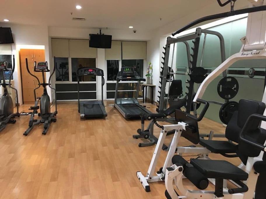 Апартаменты Fx Sudirman 28 Джакарта Экстерьер фото
