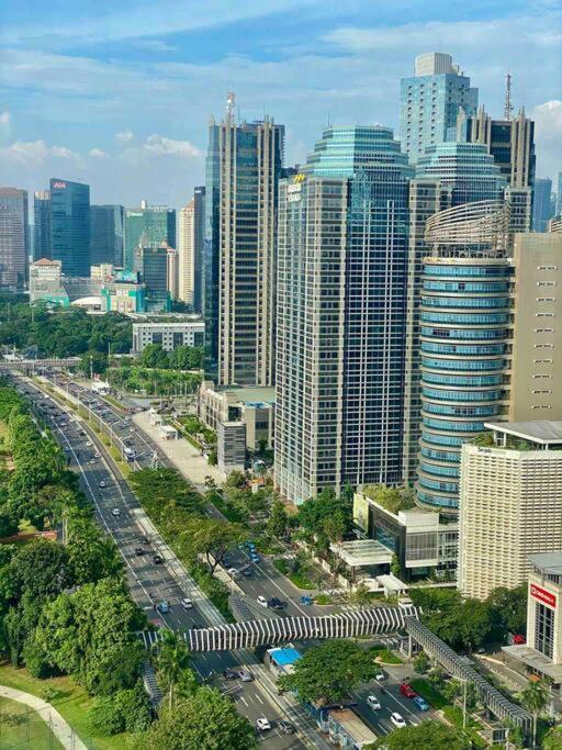 Апартаменты Fx Sudirman 28 Джакарта Экстерьер фото